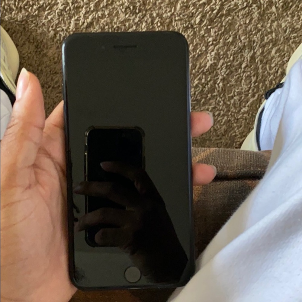 IPhone 7 Plus - Picture 2 of 2